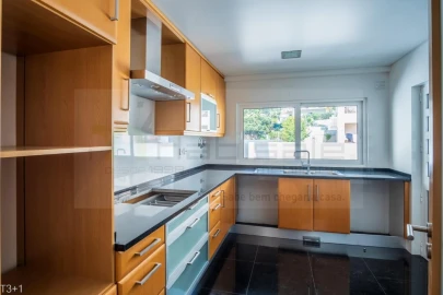 Apartamento T3 para Venda em Carcavelos e Parede