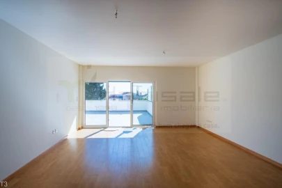 Apartamento T3 para Venda em Carcavelos e Parede