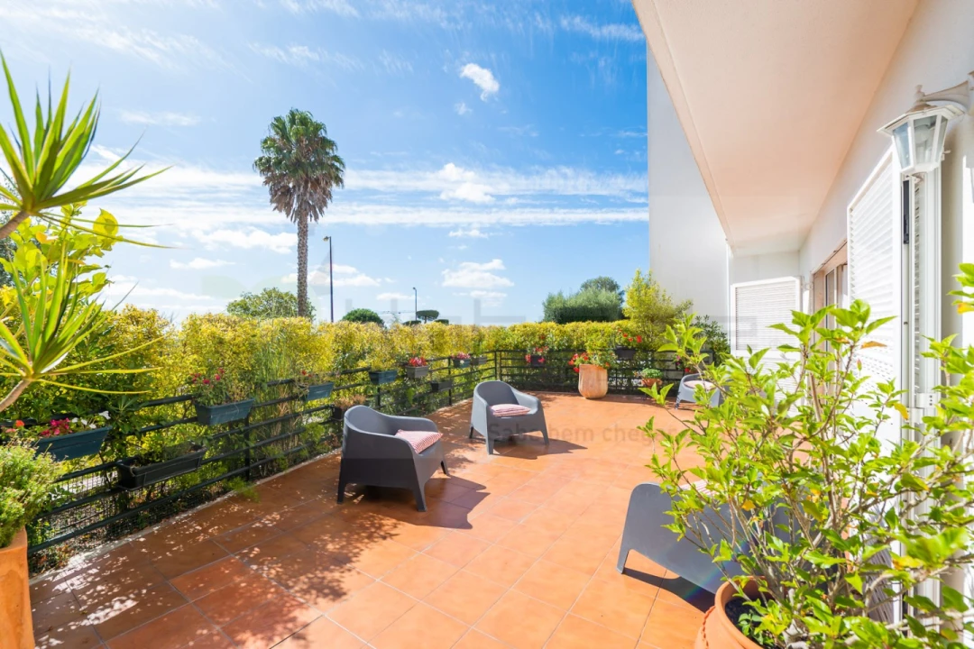 Moradia T4 para Venda em Queluz e Belas Foto 2