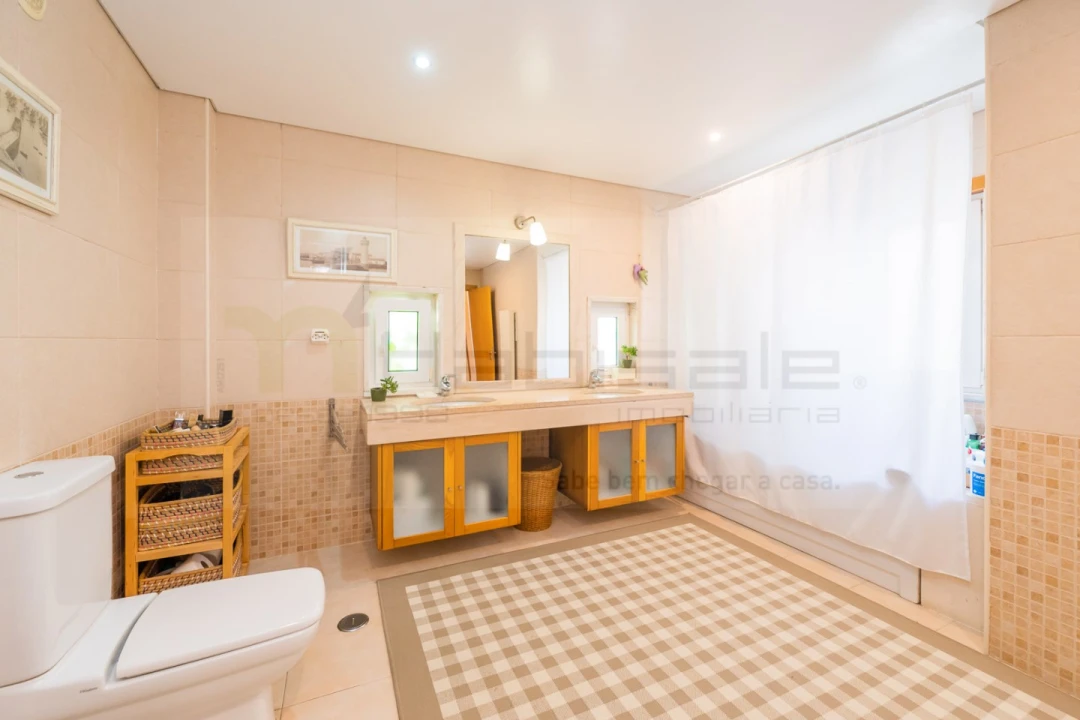 Moradia T4 para Venda em Queluz e Belas Foto 49