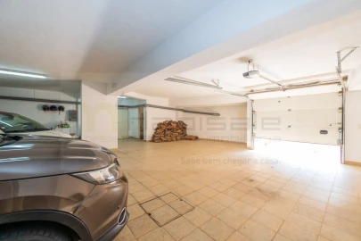 Moradia T4 para Venda em Queluz e Belas