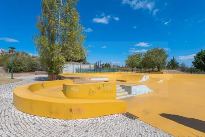 Moradia T4 para Venda em Queluz e Belas
