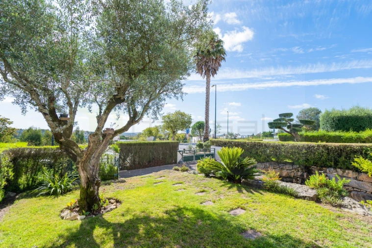 Moradia T4 para Venda em Queluz e Belas Foto 7