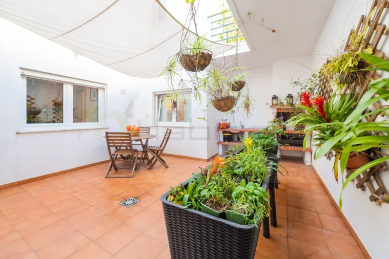 Moradia T4 para Venda em Queluz e Belas Foto 24