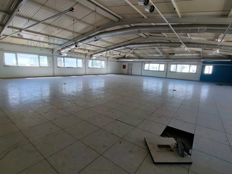 Armazém para Venda em Sacavém e Prior Velho Foto 1