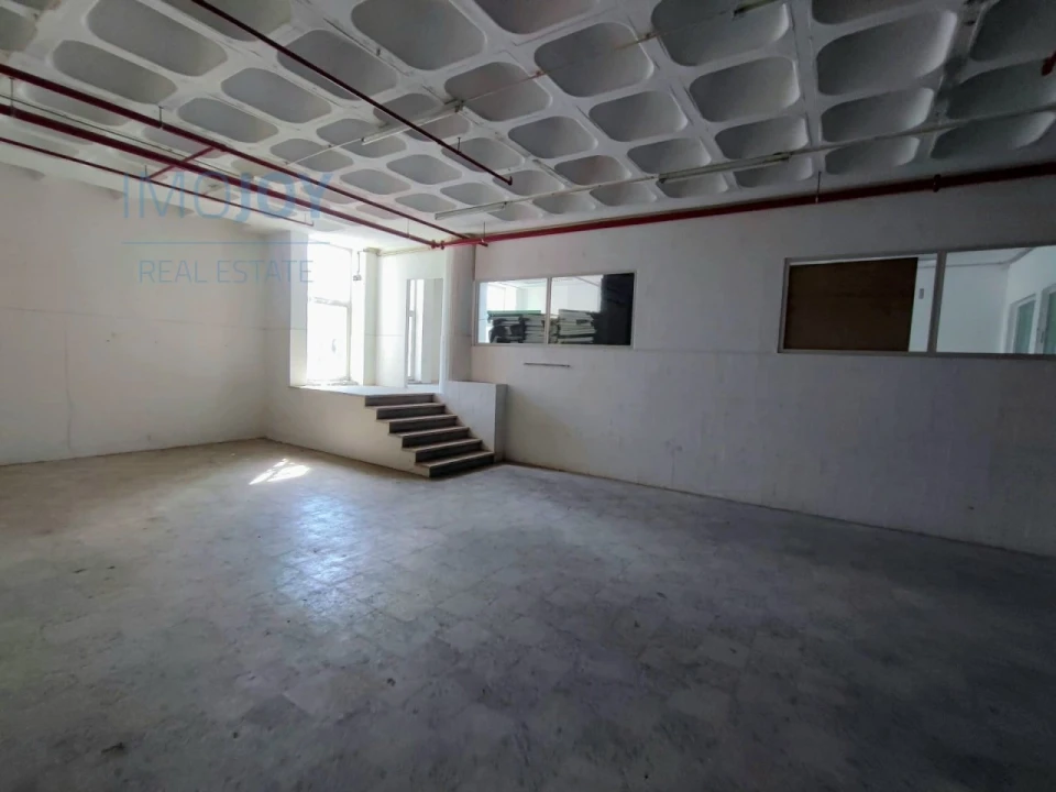 Armazém para Venda em Sacavém e Prior Velho Foto 5