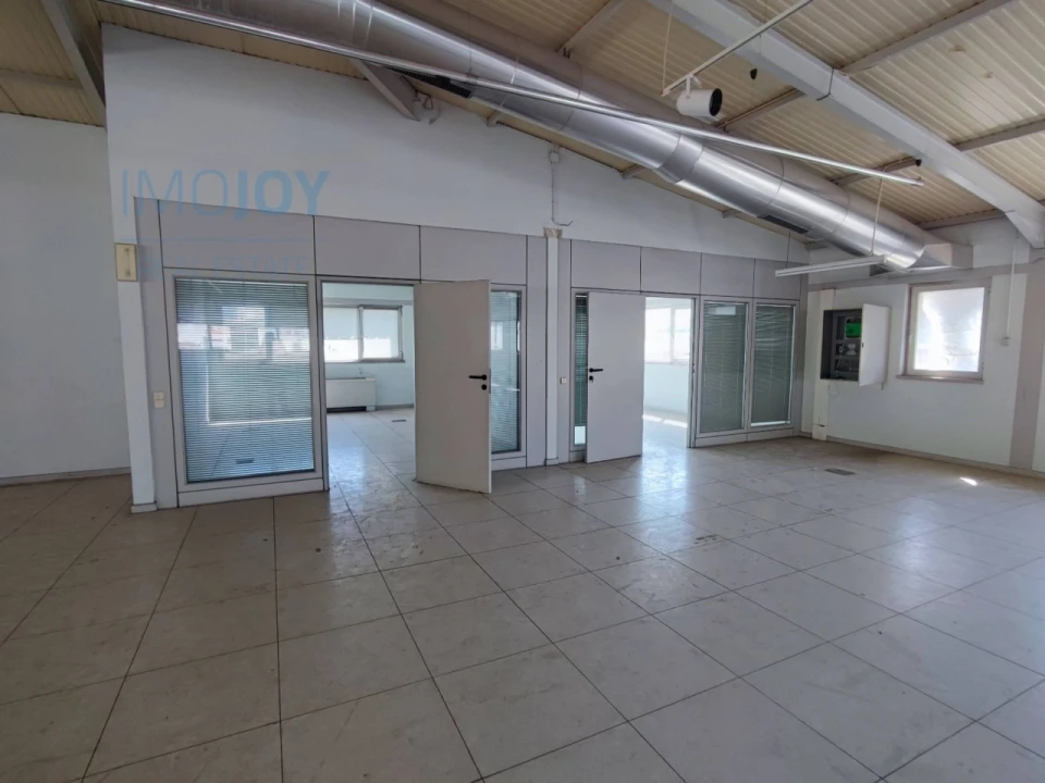 Armazém para Venda em Sacavém e Prior Velho Foto 8