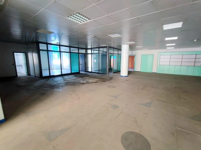 Armazém para Venda em Sacavém e Prior Velho Foto 12