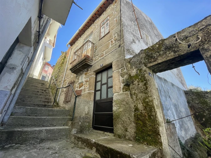 Moradia T2 para Venda em Gouveia (São Pedro e São Julião) Foto 1