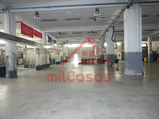 Armazém para Arrendamento em Santa Maria, São Pedro e Matacães Foto 14