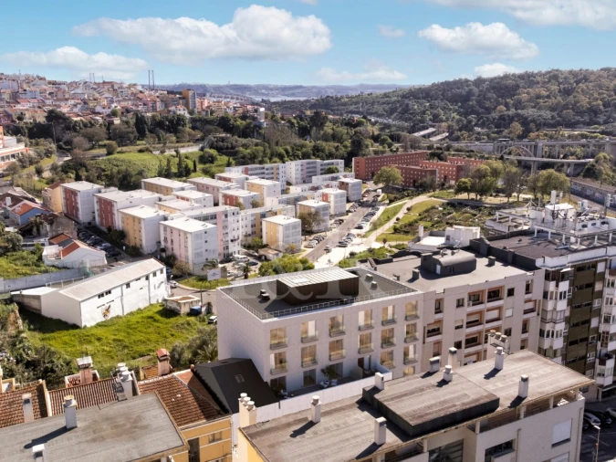 Apartamento T2 para Venda em Campolide Foto 12