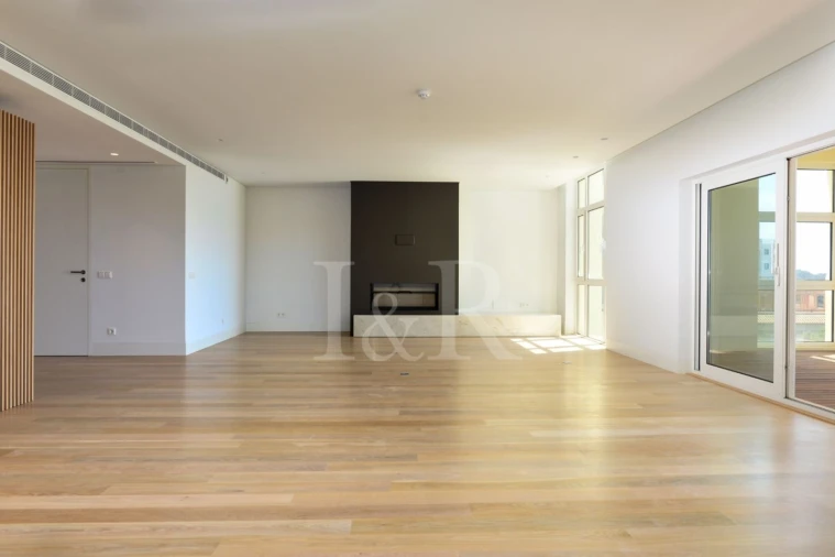 Apartamento T4 para Venda em Cascais e Estoril Foto 2