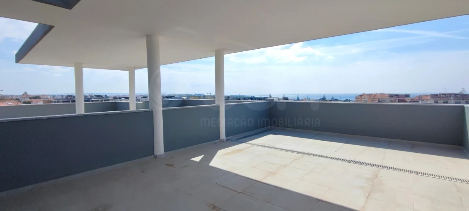 Apartamento T3 para Venda em Carcavelos e Parede Foto 1