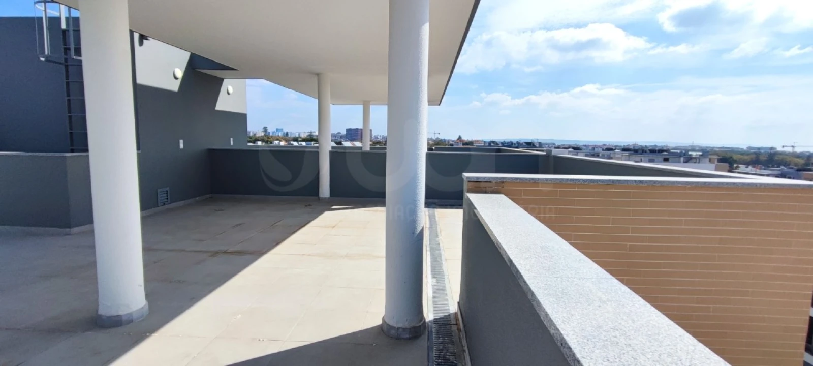 Apartamento T3 para Venda em Carcavelos e Parede Foto 2