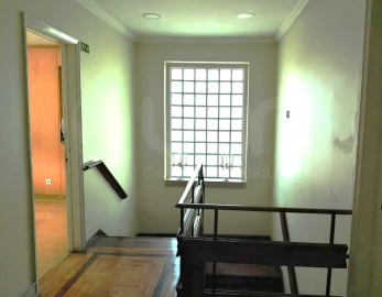 Moradia T6 para Venda em Alvalade