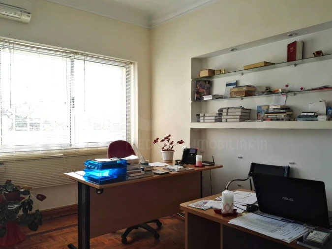 Moradia T6 para Venda em Alvalade Foto 13