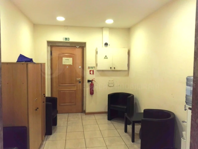 Moradia T6 para Venda em Alvalade Foto 14