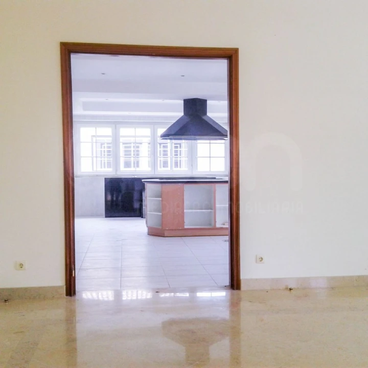 Moradia T7 para Venda em Queluz e Belas Foto 12