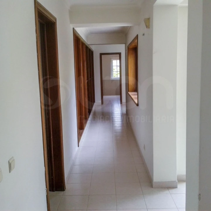 Moradia T7 para Venda em Queluz e Belas Foto 13