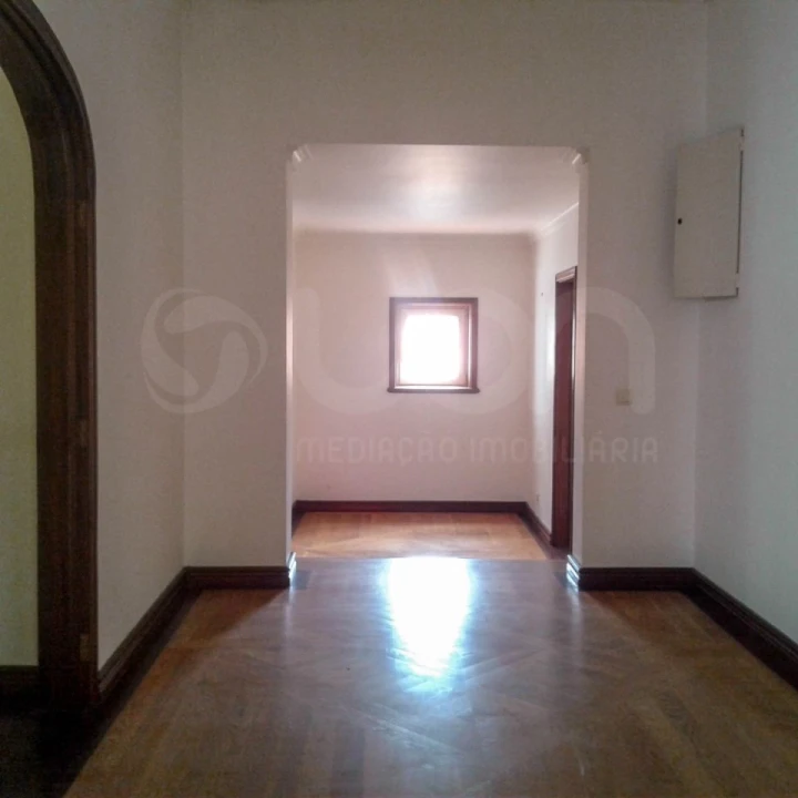 Moradia T7 para Venda em Queluz e Belas Foto 14