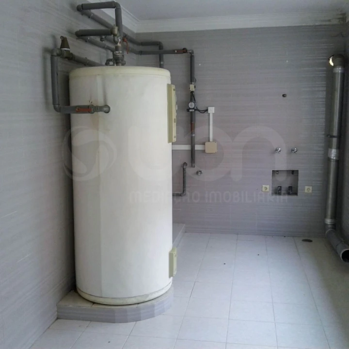 Moradia T7 para Venda em Queluz e Belas Foto 18