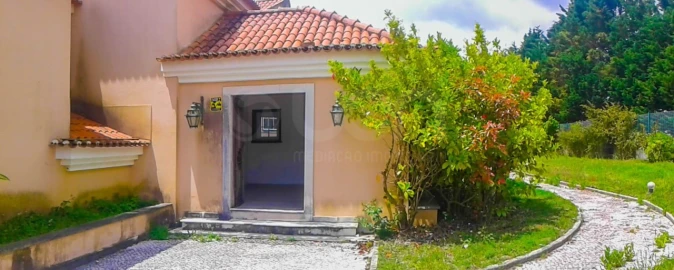 Moradia T7 para Venda em Queluz e Belas
