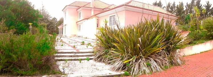 Moradia T7 para Venda em Queluz e Belas