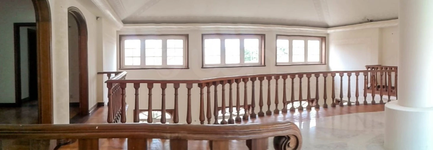 Moradia T7 para Venda em Queluz e Belas Foto 10