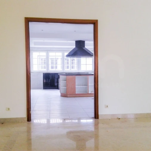 Moradia T7 para Venda em Queluz e Belas Foto 12