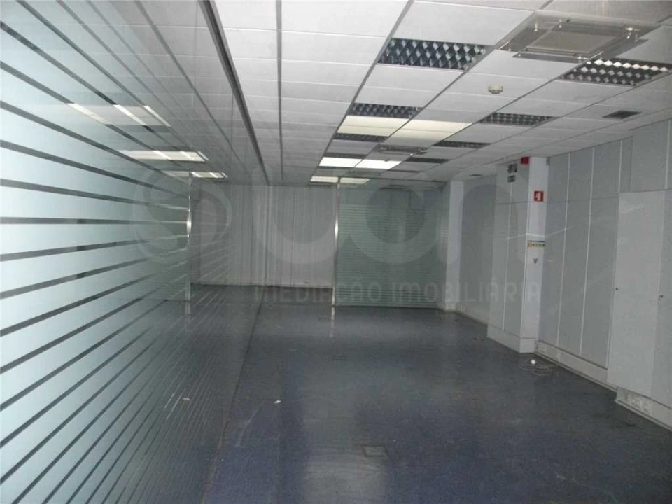 Loja para Venda em Avenidas Novas Foto 4