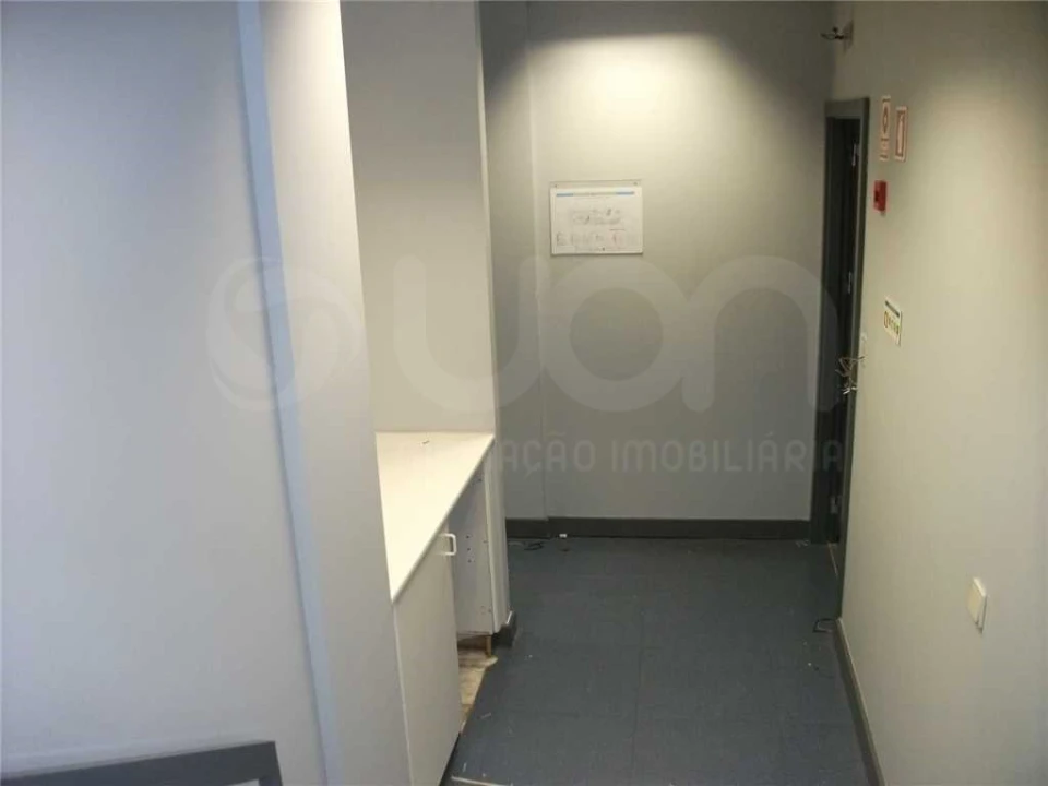 Loja para Venda em Avenidas Novas Foto 16