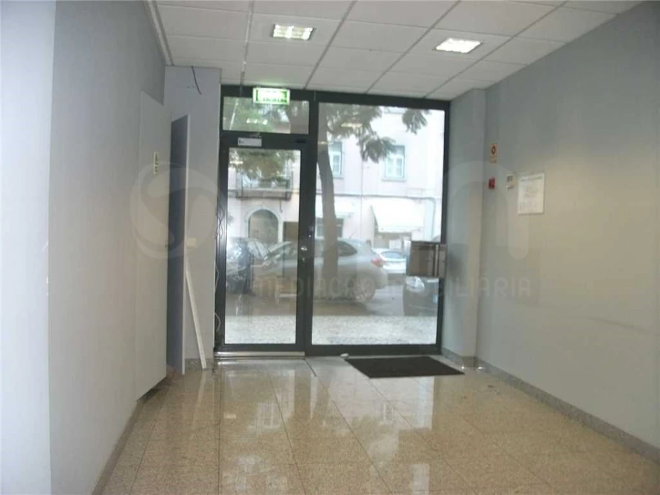 Loja para Venda em Avenidas Novas Foto 18