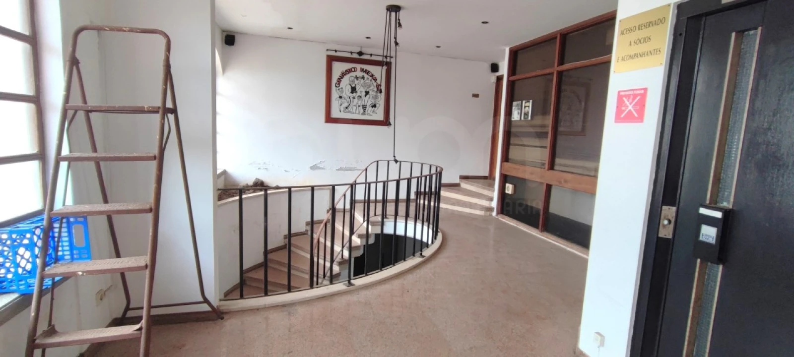 Loja para Venda em Carcavelos e Parede Foto 13