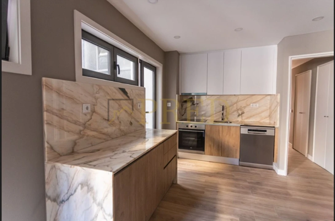 Apartamento T3 para Arrendamento em Cedofeita, Santo Ildefonso, Sé, Miragaia, São Nicolau e Vitória Foto 3