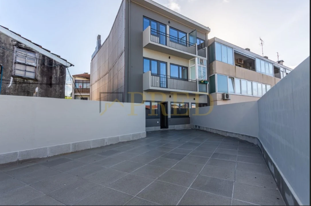 Apartamento T2 para Arrendamento em Cedofeita, Santo Ildefonso, Sé, Miragaia, São Nicolau e Vitória Foto 9