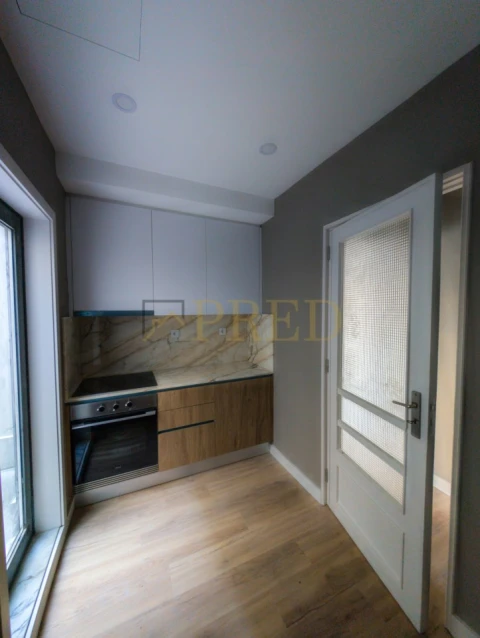 Apartamento T2 para Arrendamento em Cedofeita, Santo Ildefonso, Sé, Miragaia, São Nicolau e Vitória