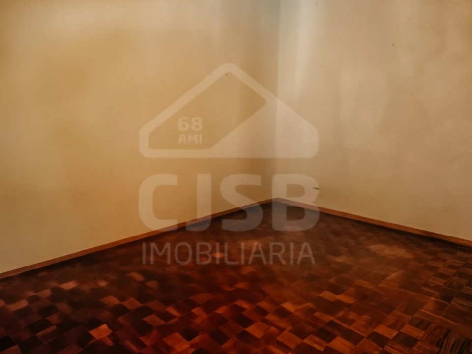 Moradia T5 para Venda em Biscainho Foto 17