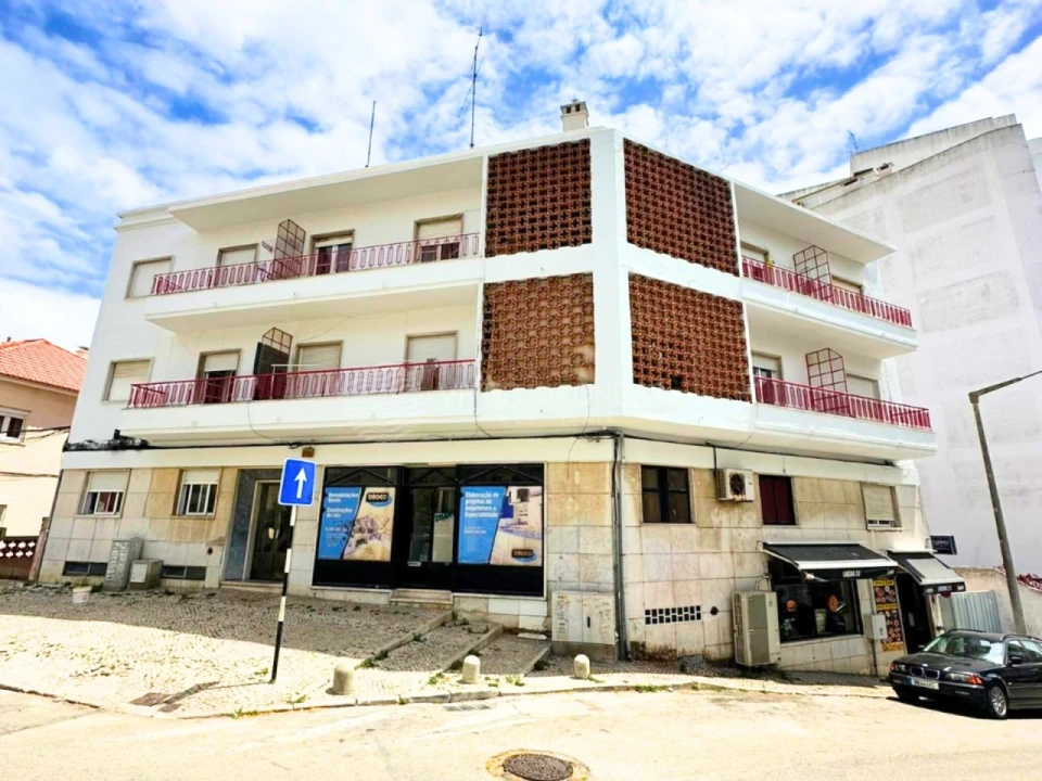 Prédio para Venda em Almada, Cova da Piedade, Pragal e Cacilhas Foto 2