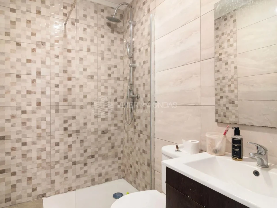 Prédio para Venda em Almada, Cova da Piedade, Pragal e Cacilhas Foto 10