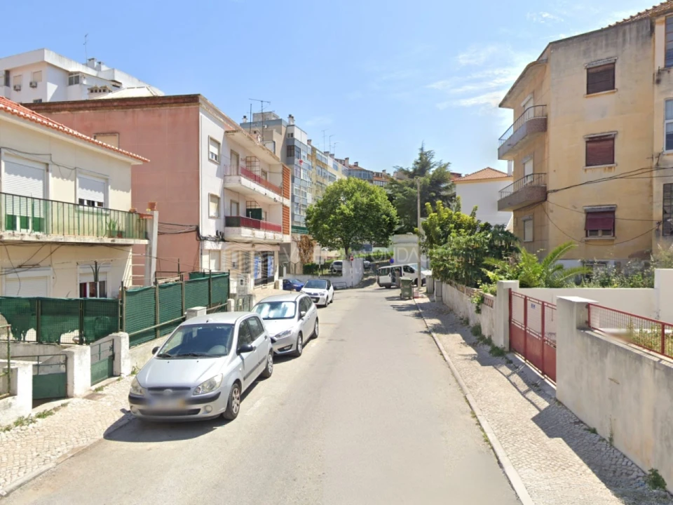 Prédio para Venda em Almada, Cova da Piedade, Pragal e Cacilhas Foto 14