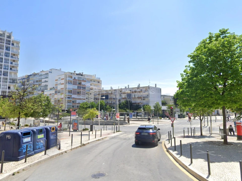 Prédio para Venda em Almada, Cova da Piedade, Pragal e Cacilhas Foto 15