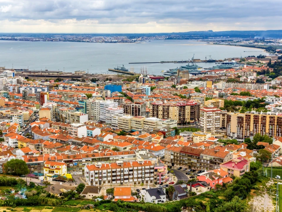 Prédio para Venda em Almada, Cova da Piedade, Pragal e Cacilhas Foto 27