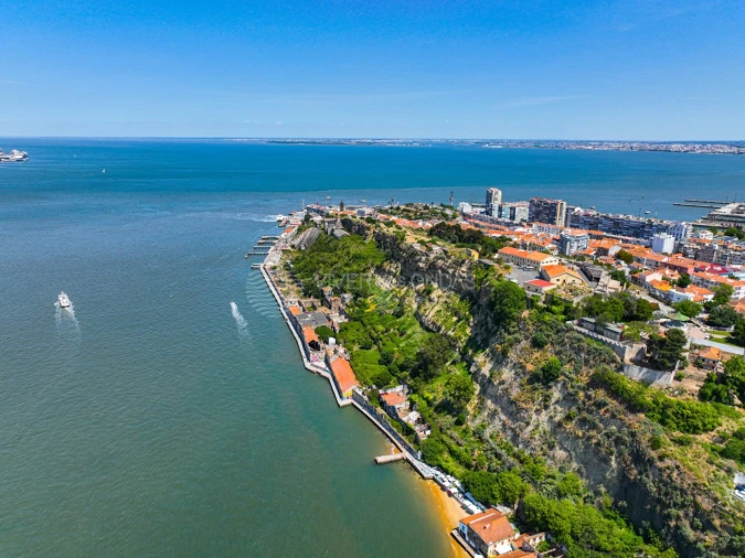 Prédio para Venda em Almada, Cova da Piedade, Pragal e Cacilhas Foto 24