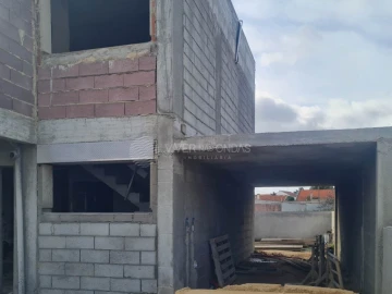 Moradia T3 para Venda em Charneca de Caparica e Sobreda