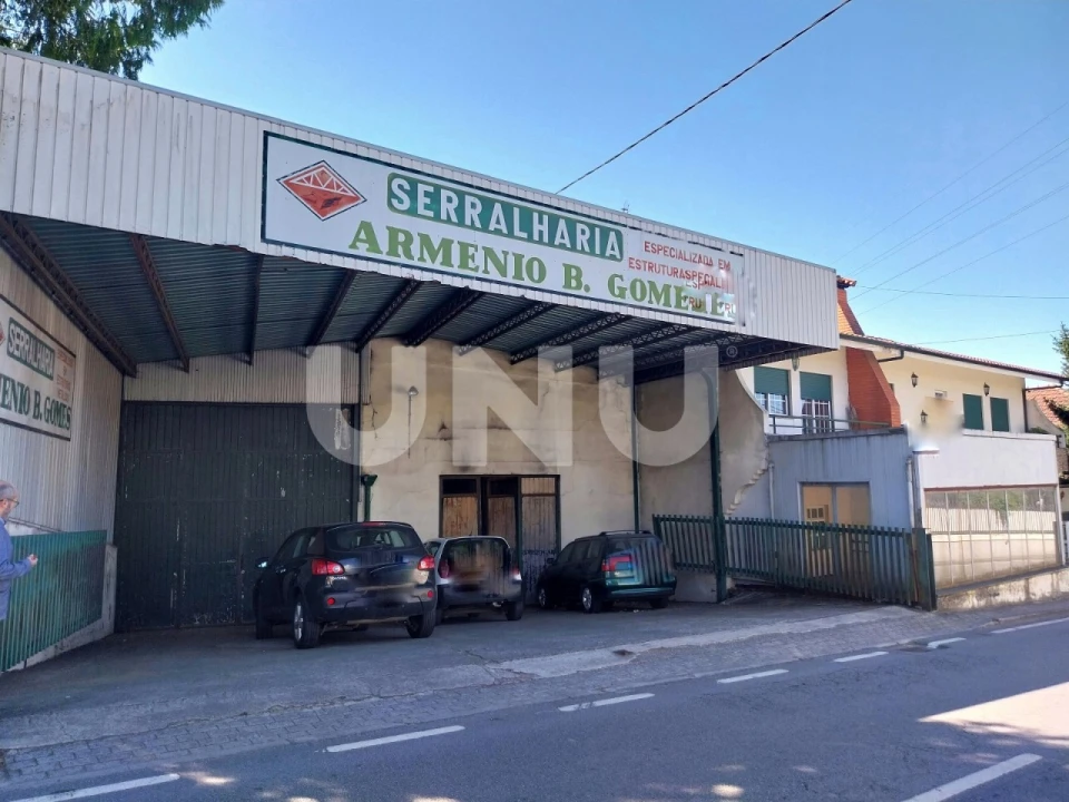 Armazém para Venda em Carvalhosa Foto 2