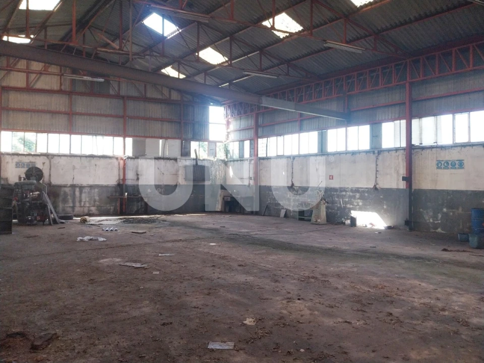 Armazém para Venda em Carvalhosa Foto 6