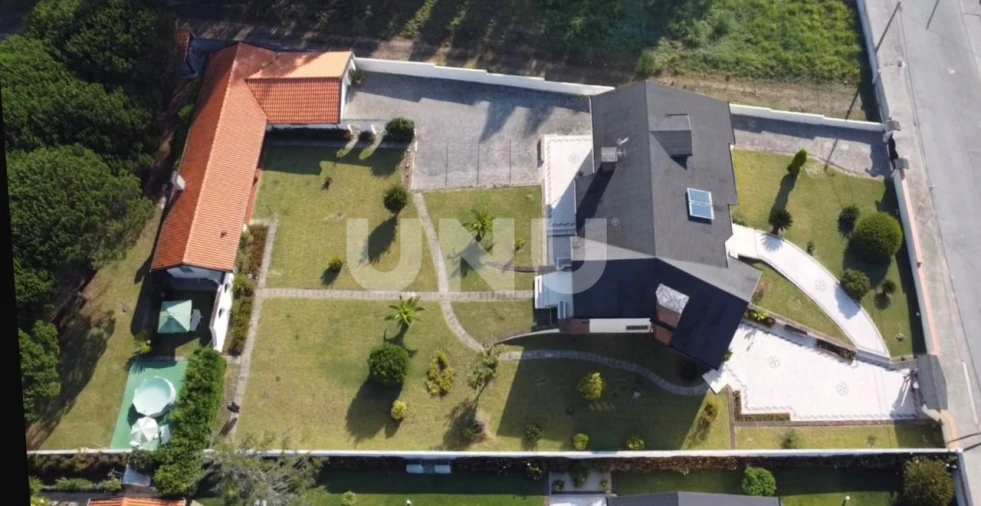 Moradia T4 para Venda em Esmoriz Foto 3