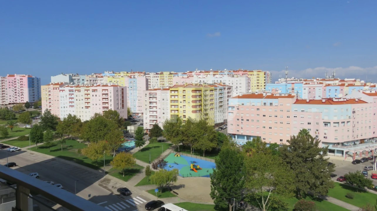 Apartamento T2 para Venda em Corroios Foto 1