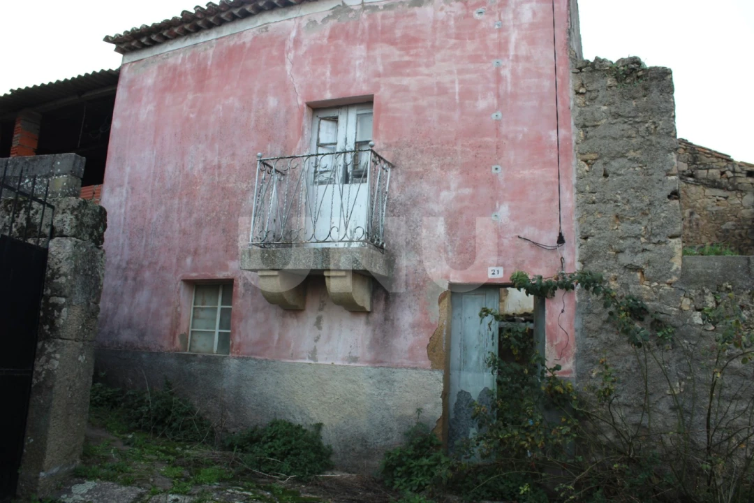 Terreno para Venda em Escalos de Cima e Lousa Foto 2
