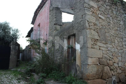 Terreno para Venda em Escalos de Cima e Lousa